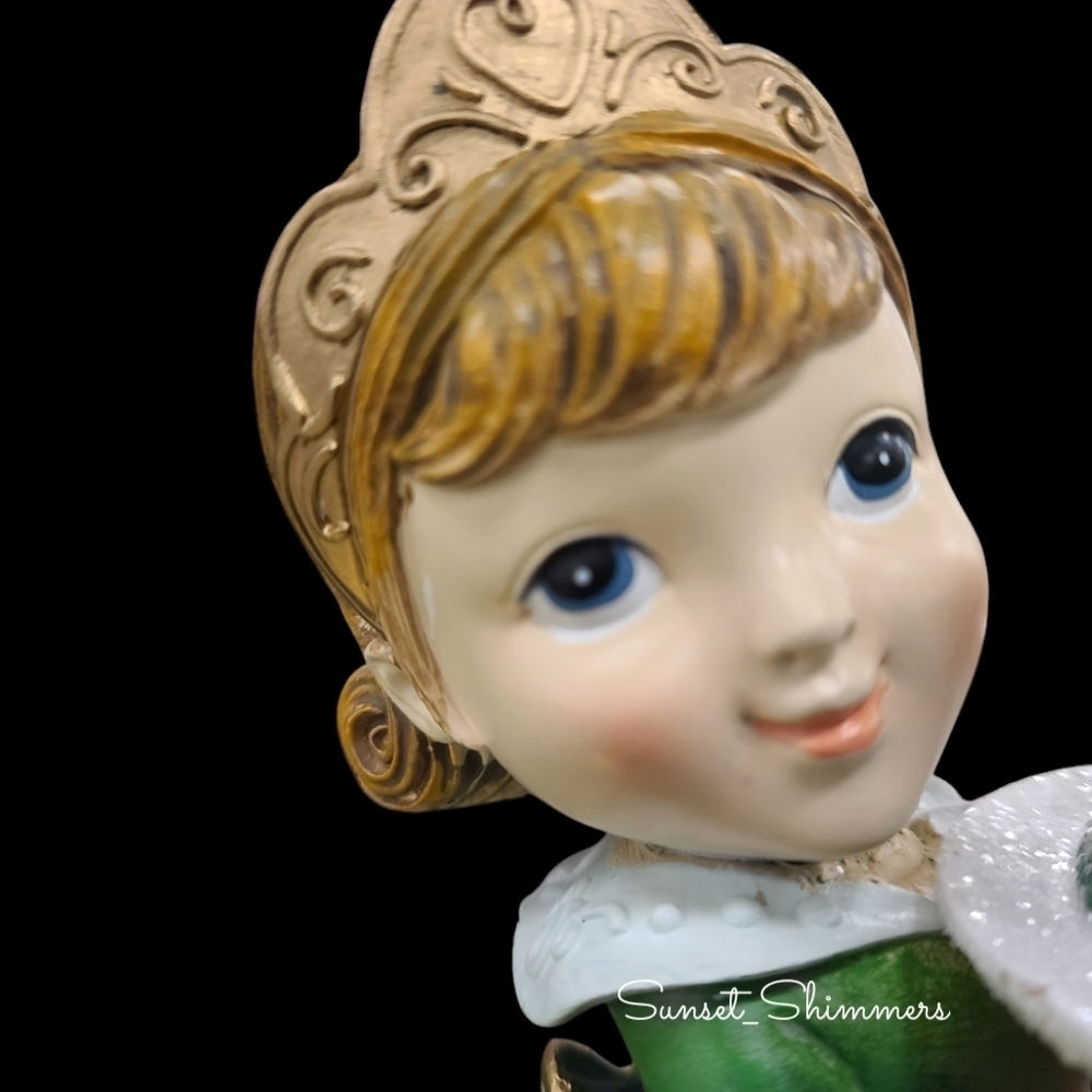 St Patricks Day Gingerbread Leprechaun Girl w/ Lucky Irish Rainbow Cake New - Picture 6 of 11